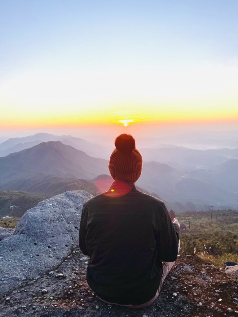 Master Xuân Hùng tại Đỉnh Chùa Đồng